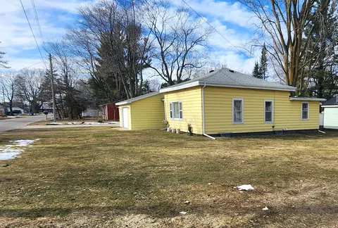 225 E Fargo St, Sheridan, MI 48884