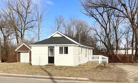 88 N 5th St NE, Cedar Springs, MI 49319