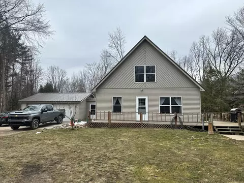 17726 11 Mile Rd, Leroy, MI 49655