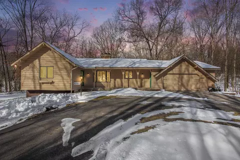 8989 Vergennes St SE, Ada, MI 49301