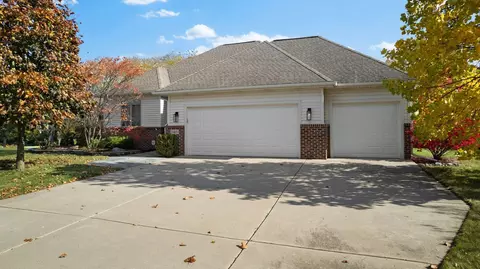 746 Marblewood Ln, Saline, MI 48176