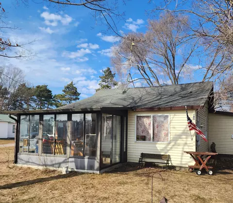 1484 E Hammett Rd, Hart, MI 49420