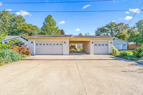 Exterior - 650 Tomahawk Trl, Coldwater, MI 49036 photo 2 of 11