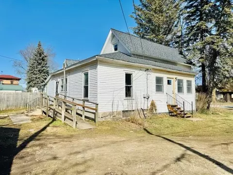 1219 Jordan Lake Ave, Lake Odessa, MI 48849