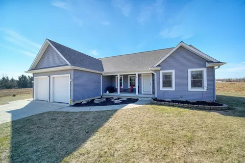 2050 Sylvan Rd, Chelsea, MI 48118