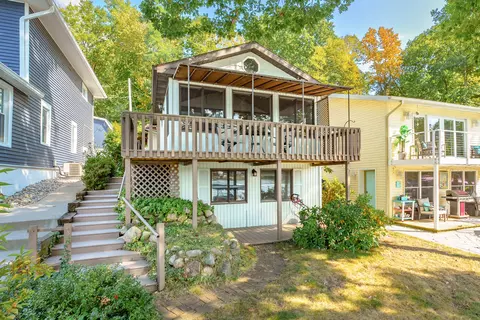 10 Labelle Ter, Richland, MI 49083