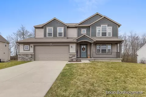6353 W Canterbury Dr NE, Belmont, MI 49306