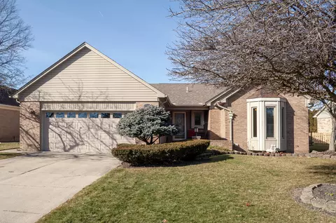 47857 Westbrook Ct, Chesterfield, MI 48051