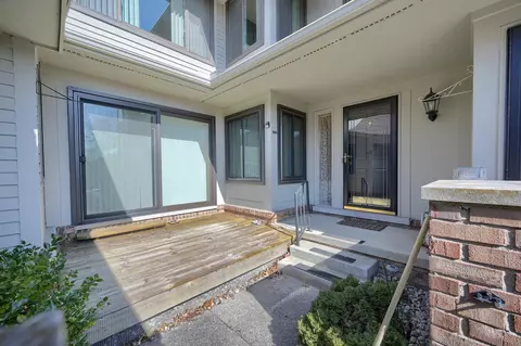 7379 W Bridge Way, West Bloomfield, MI 48322