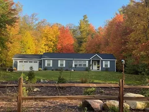 5953 E 48th St, Newaygo, MI 49337