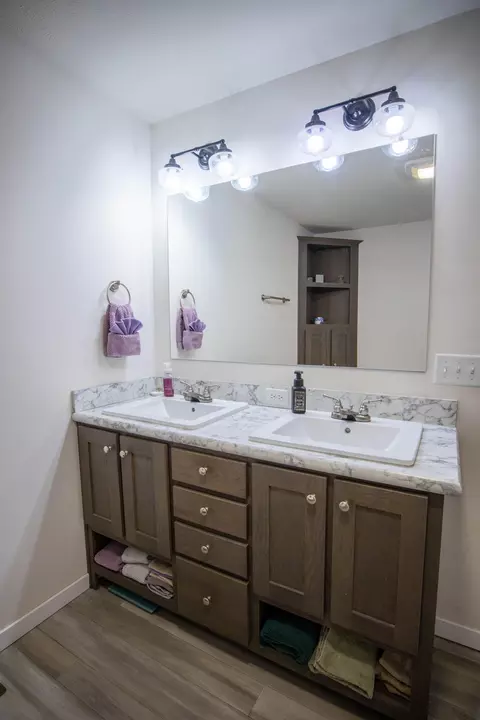 Bath - 5953 E 48th St, Newaygo, MI 49337 photo 3 of 6