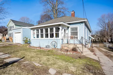 420 W Orange St, Greenville, MI 48838