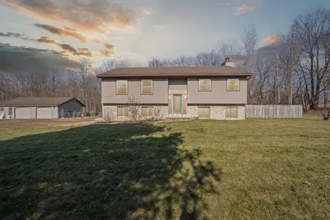 4010 E Territorial Rd, Pleasant Lake, MI 49272