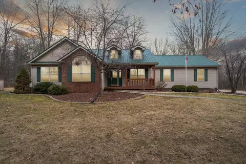 1529 Decamp Rd, Stockbridge, MI 49285