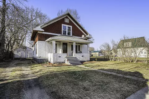 208 W Sherwood St, Decatur, MI 49045