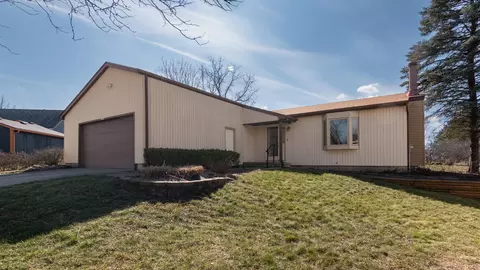 2640 S Glenbrook Ct, Ann Arbor, MI 48103