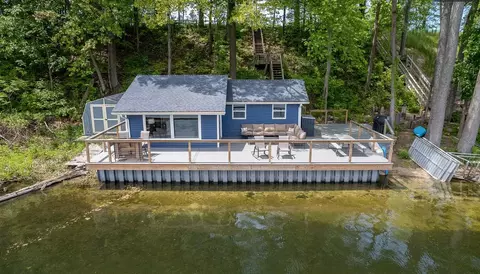 2687 W Selkirk Lake Dr, Shelbyville, MI 49344