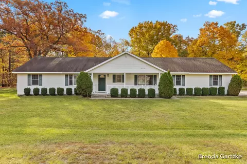 10866 Heights Circle Dr, Big Rapids, MI 49307