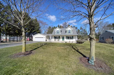 237 E Chestnut St, Petersburg, MI 49270