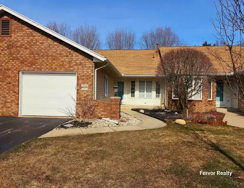 4284 Redbush Dr SW #62, Grandville, MI 49418