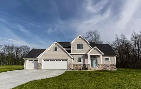 599 Blackberry Dr, Coldwater, MI 49036