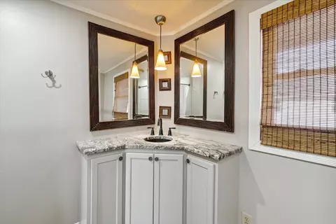 Bath - 411 Seventh St, Jackson, MI 49201 photo 2 of 3