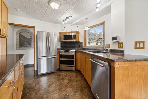 Kitchen - 411 Seventh St, Jackson, MI 49201 photo 5 of 9