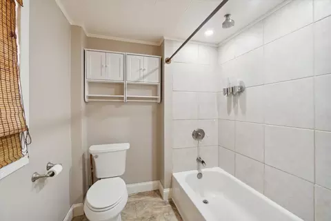 Bath - 411 Seventh St, Jackson, MI 49201 photo 3 of 3