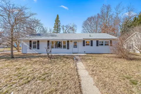 182 Rea St, Hillsdale, MI 49242