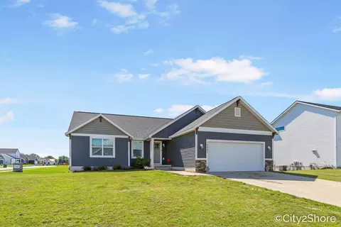 10483 Richfield Ln, Allendale, MI 49401