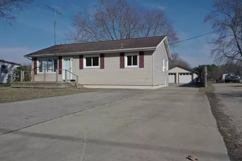5150 N Coloma Rd, Coloma, MI 49038