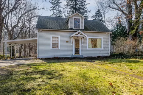 2878 W Glenlord Rd, Stevensville, MI 49127