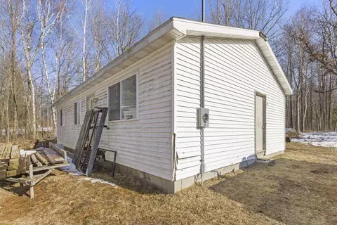 7979 Ojibwa Home 2, Weidman, MI 48893