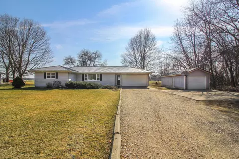 18101 Sixth Ave, Three Rivers, MI 49093