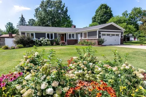 4660 Hall St SE, Grand Rapids, MI 49546