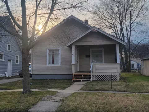 402 Center, Sturgis, MI 49091