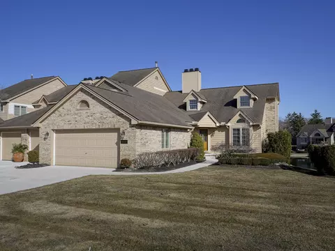 18260 Blue Heron Pointe Dr, Northville, MI 48168