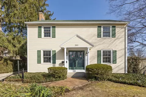 591 Central Ave, Holland, MI 49423