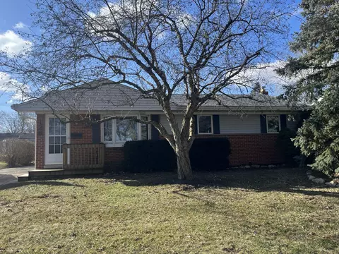 126 Tower Dr, Saline, MI 48176