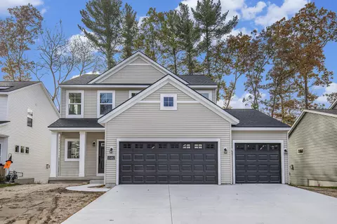 13482 Ashton Dr, Nunica, MI 49448