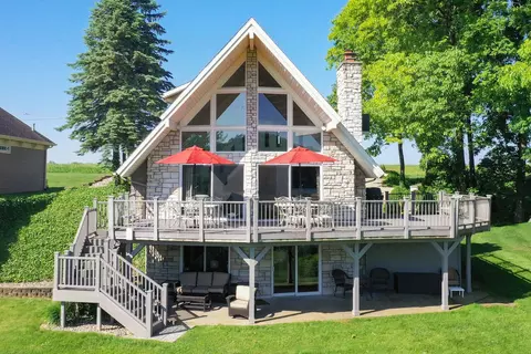 69809 Hilltop Dr, Union, MI 49130