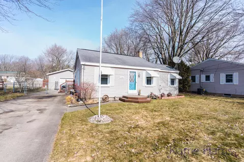 720 August Rd, Norton Shores, MI 49441