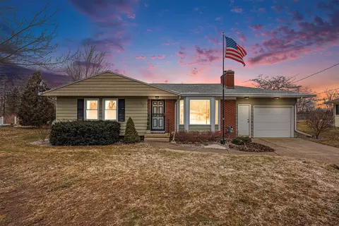 1399 Meadowlane Dr SE, Kentwood, MI 49508