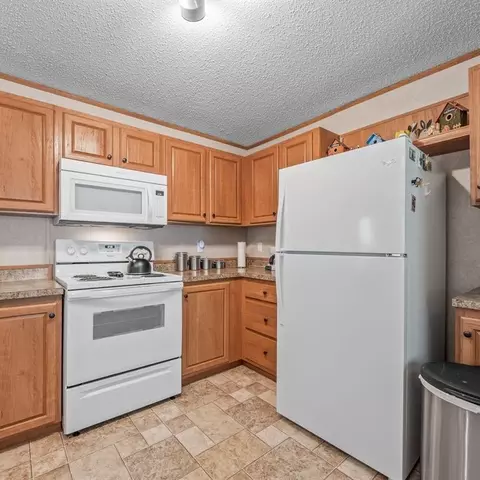 Kitchen - 8143 Pine Ridge Rd, Camden, MI 49232 photo 2 of 2