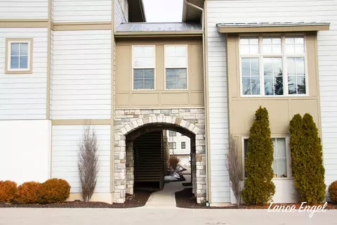 2005 Celadon Dr NE #16, Grand Rapids, MI 49525