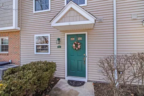 702 W Middle St, Chelsea, MI 48118