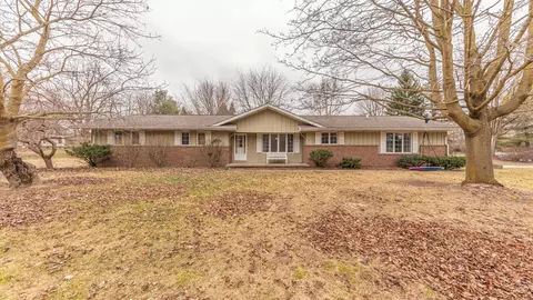 3637 Textile Rd, Saline, MI 48176