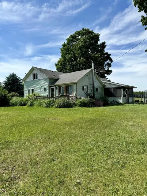 4646 White Rd, Cement City, MI 49233