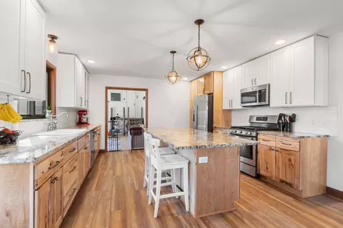 Kitchen - 7149 Bayview Rd, Jackson, MI 49201 photo 2 of 6