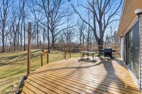 Exterior - 7149 Bayview Rd, Jackson, MI 49201 photo 5 of 10